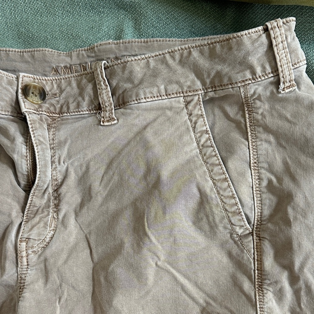 American Eagle Outfitters Women's Beige Cargo Shorts - Picture 3 of 5
